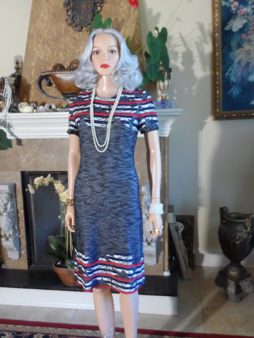 St. John Navy Red White Knit Sheath Dress Size 6 USA